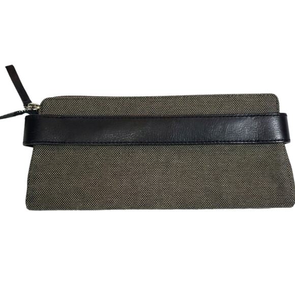 Banana Republic | Black and Tan Clutch w/ Leather Accents - Picture 2 of 6